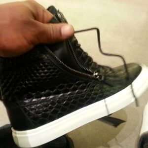 Meet your Posher, Telley